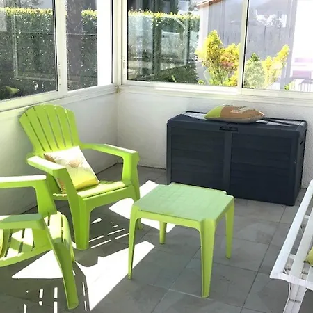 Maison Confortable Avec Jardin Clos, Terrasse Et Ping-pong A La Tranche-sur-mer, Proche - Fr-1-194-258 Hébergement de vacances *