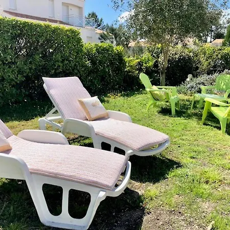 Hébergement de vacances Maison Confortable Avec Jardin Clos, Terrasse Et Ping-pong A La Tranche-sur-mer, Proche - Fr-1-194-258 *